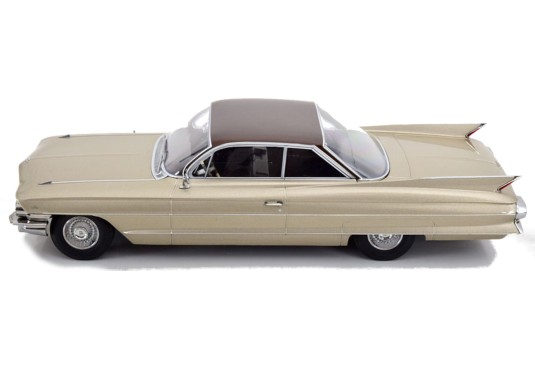 1/18 CADILLAC Série 62 Coupé Deville 1961