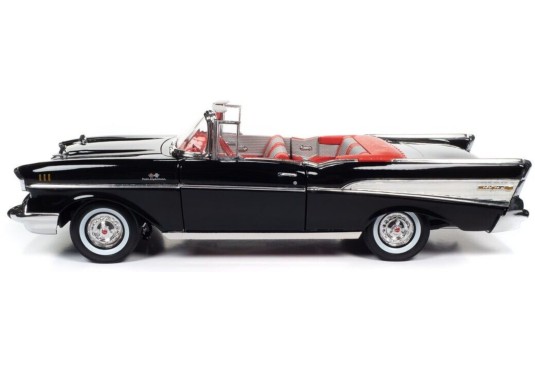 1/18 CHEVROLET Bel Air Cabriolet 1957 Dr NO 007 James Bond