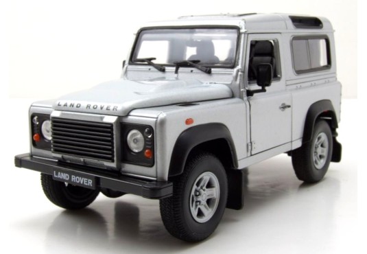 1/24 LAND ROVER Defender 1990