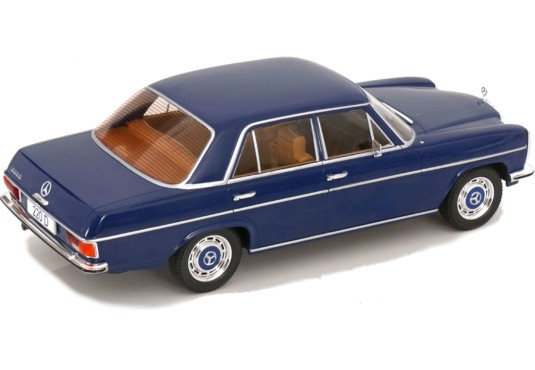 1/18 MERCEDES 200D W115 1967 - 1976