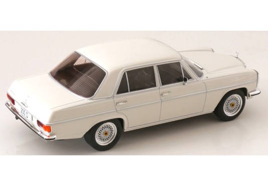 1/18 MERCEDES 200D W115 1967 - 1976