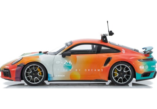 1/43 PORSCHE 911 Turbo Leading Car 24 H du Mans 2023