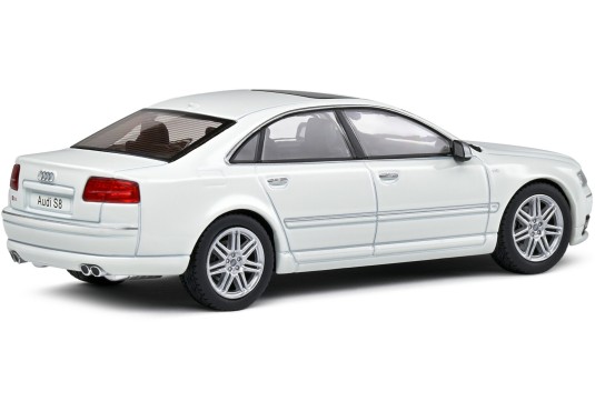 1/43 AUDI S8 D3 2010