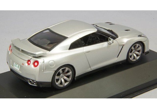 1/43 NISSAN GT-R R35 2008