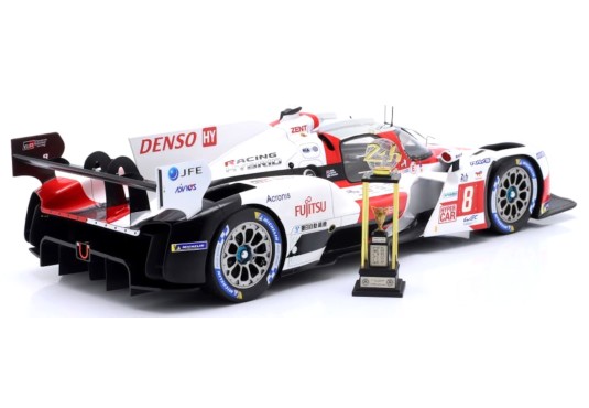 1/43 TOYOTA GR010 Hybrid Toyota Gazoo Racing N°8 Le Mans 2022 + Trophée