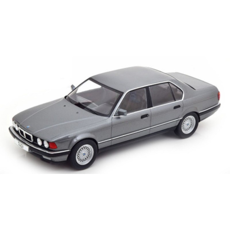 1/18 BMW 740i E32 1986