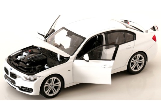1/18 BMW 335i E90 2006