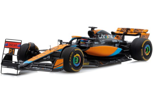 1/43 Mc LAREN MCL60 N°81...