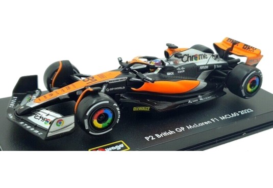 1/43 MC LAREN MCL60 N°81...