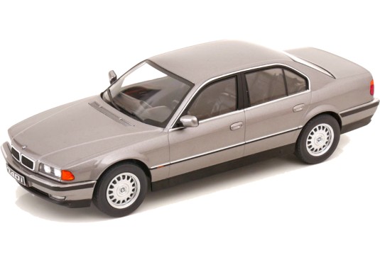 1/18 BMW 740 i E38 1994