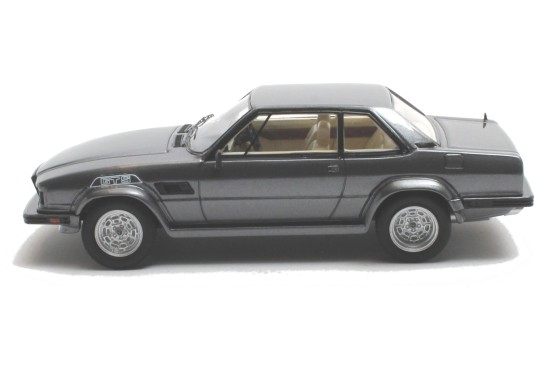 1/43 DE TOMASO Longchamp GTS / E 1988