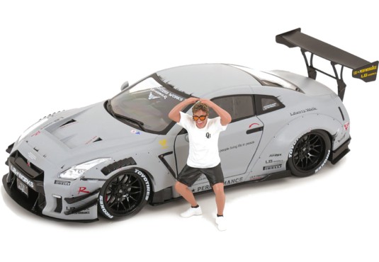 1/18 NISSAN GT-R R35 +...