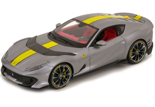 1/18 FERRARI 812...