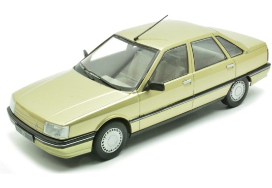 1/24 RENAULT 21 1986