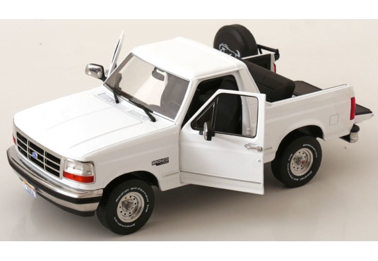 1/18 FORD Bronco XLT 1993