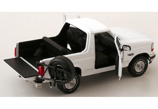 1/18 FORD Bronco XLT 1993
