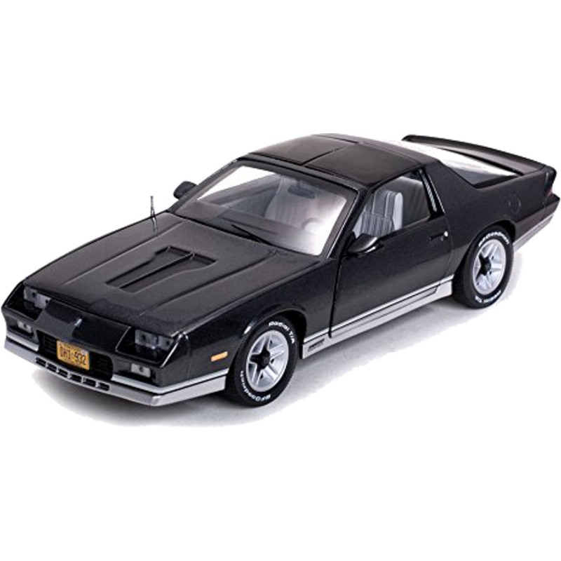 1/18 CHEVROLET CAMARO Z/28 1982 CHEVROLET 1/18 CHEVROLET CAMARO Z/28 1982 CHEVROLET