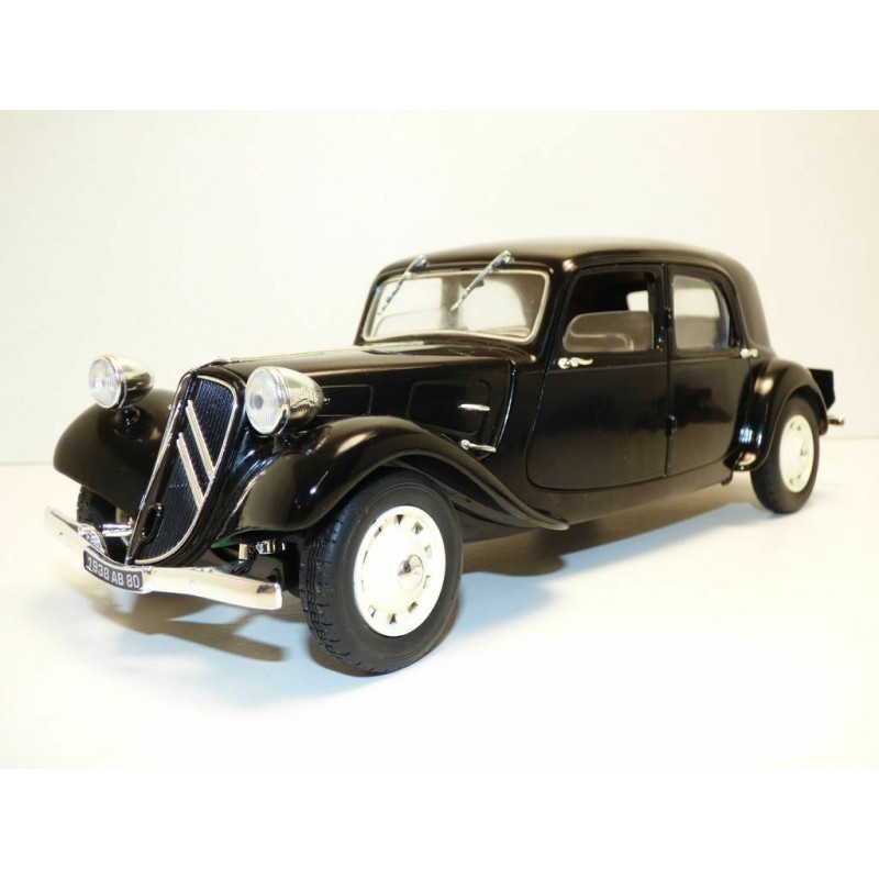 1/18 CITROEN Traction 11CV CITROEN 1/18 CITROEN Traction 11CV CITROEN