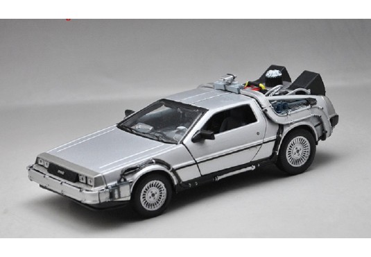 1/24 DE LOREAN "Retour Vers le Futur" I DE LOREAN