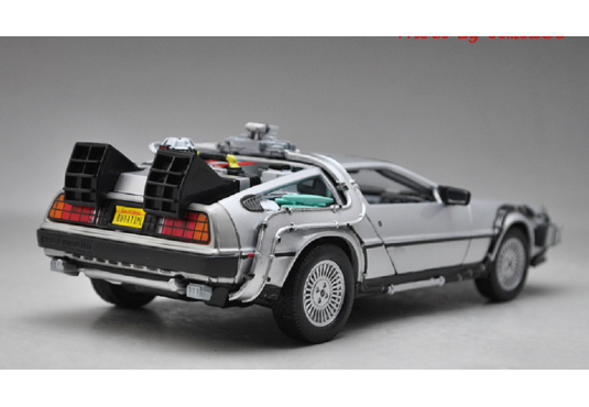 1/24 DE LOREAN "Retour Vers le Futur" I DE LOREAN