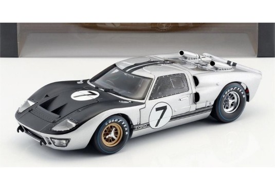 1/18 FORD GT 40 MK II N°7 24 Heures du Mans 1966 FORD
