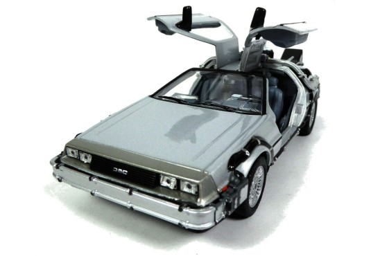 1/24 DE LOREAN "Retour Vers le Futur" II DE LOREAN