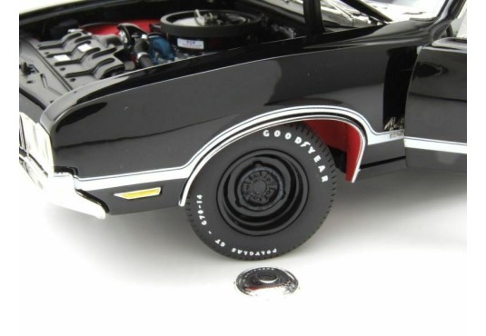 1/18 OLDSMOBILE 442 W-30 1970 OLDSMOBILE