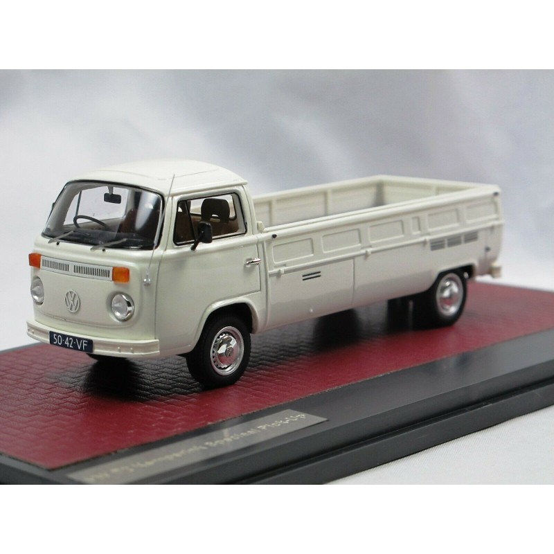 1/43 VOLKSWAGEN Combi T2 Pick Up VOLKSWAGEN 1/43 VOLKSWAGEN Combi T2 Pick Up VOLKSWAGEN