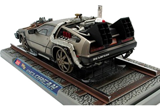 1/18 DE LOREAN "Retour Vers le Futur III" DE LOREAN