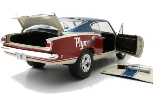 1/18 PLYMOUTH Barracuda "Sox & Martin& 1968 PLYMOUTH